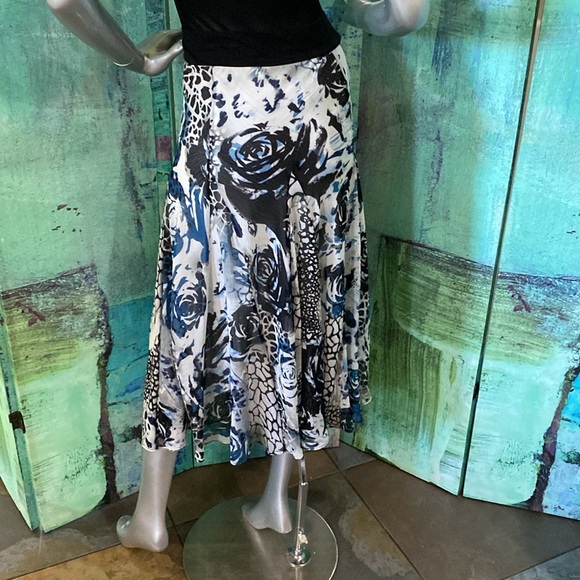 Lapis Blue Roses Maxi Skirt - Picture 3 of 6